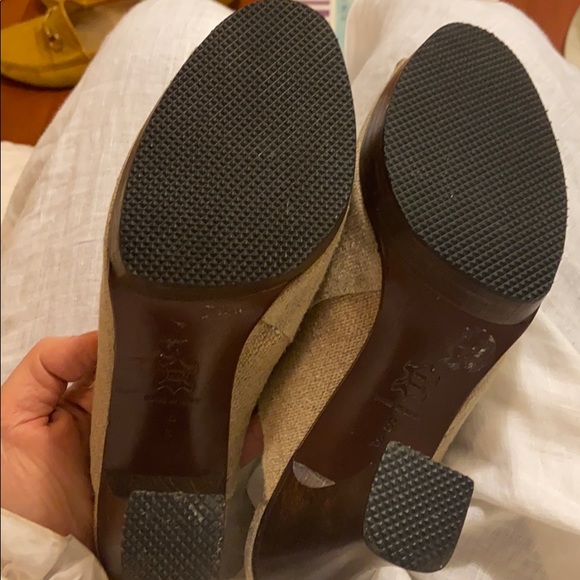 Vintage Linen DKNY Peep Toe Mules - Picture 4 of 4